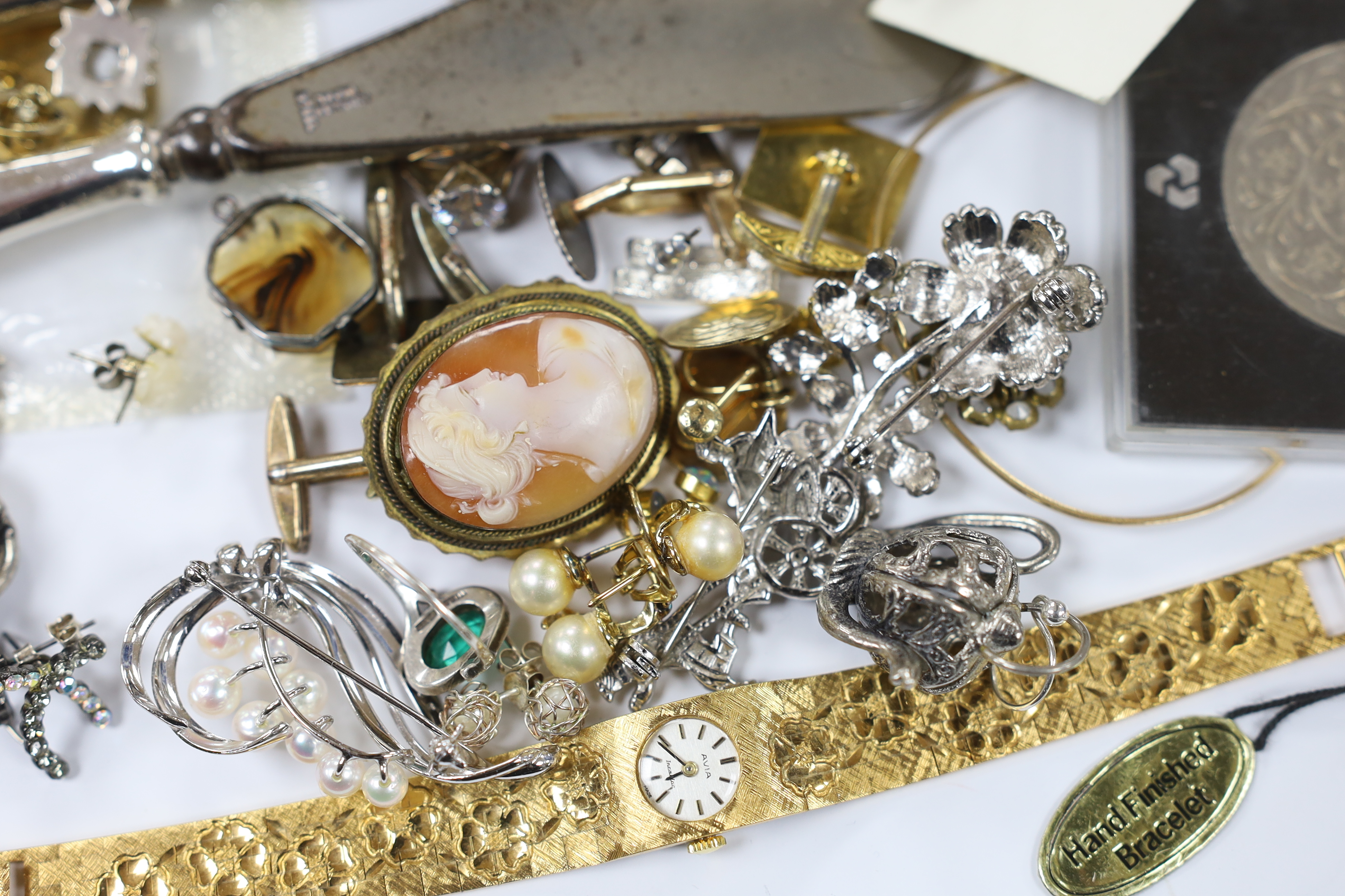 Costume jewellery and objects including a Mikimoto silver pearl spray brooch, silver gilt cufflinks, a cameo maiden head brooch and an Elizabeth II silver jubilee crown